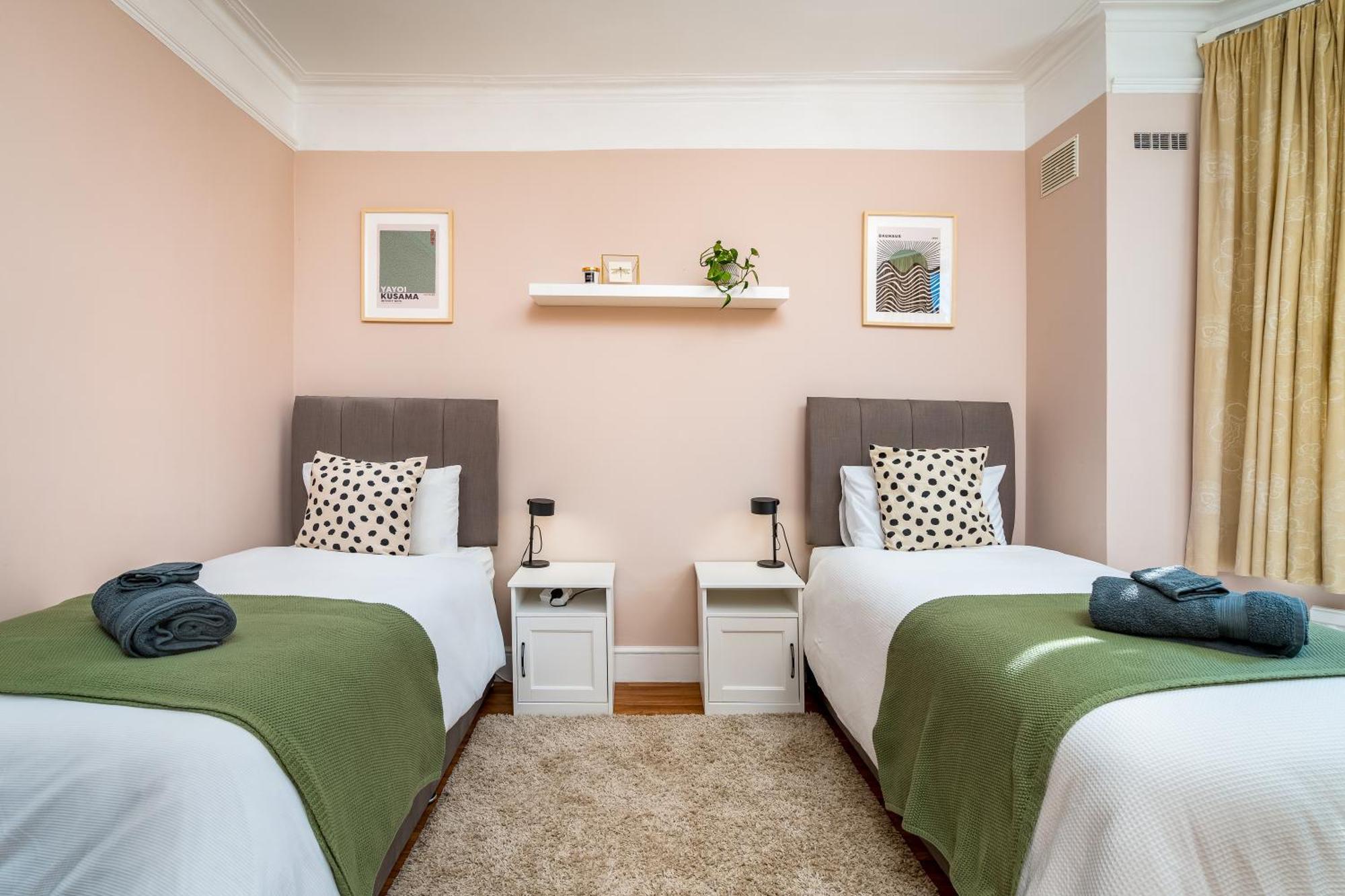 Homely And Stylish Apartment With A Garden In East Finchley Лондон Экстерьер фото